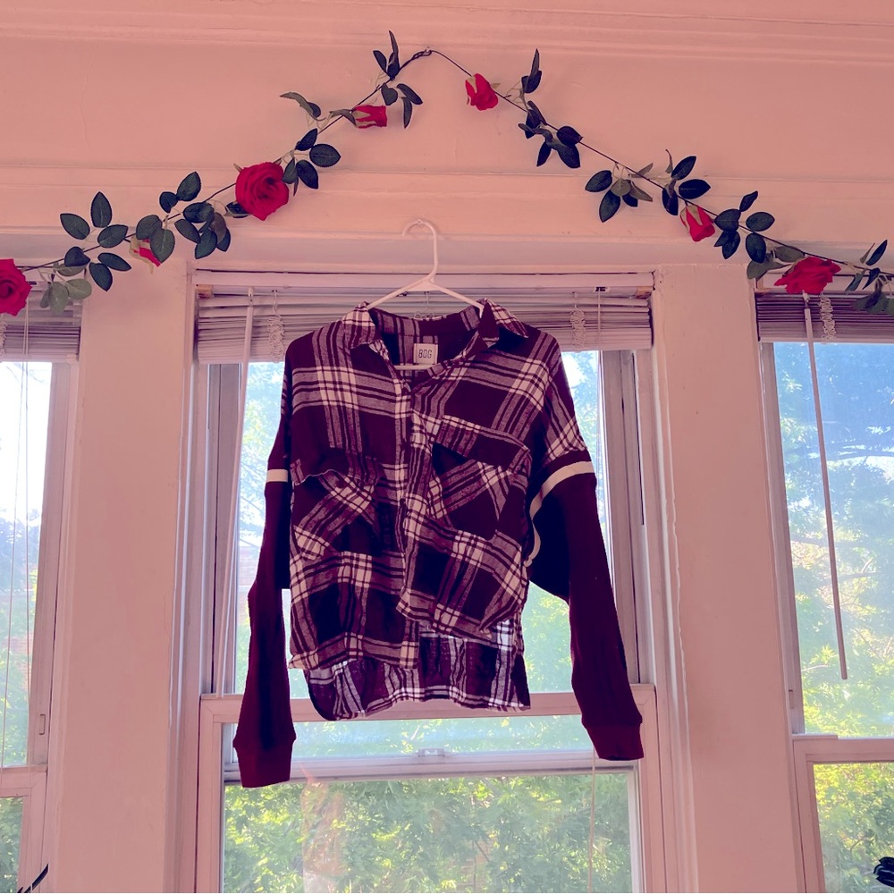 urban outfitters cropped burgundy flannel